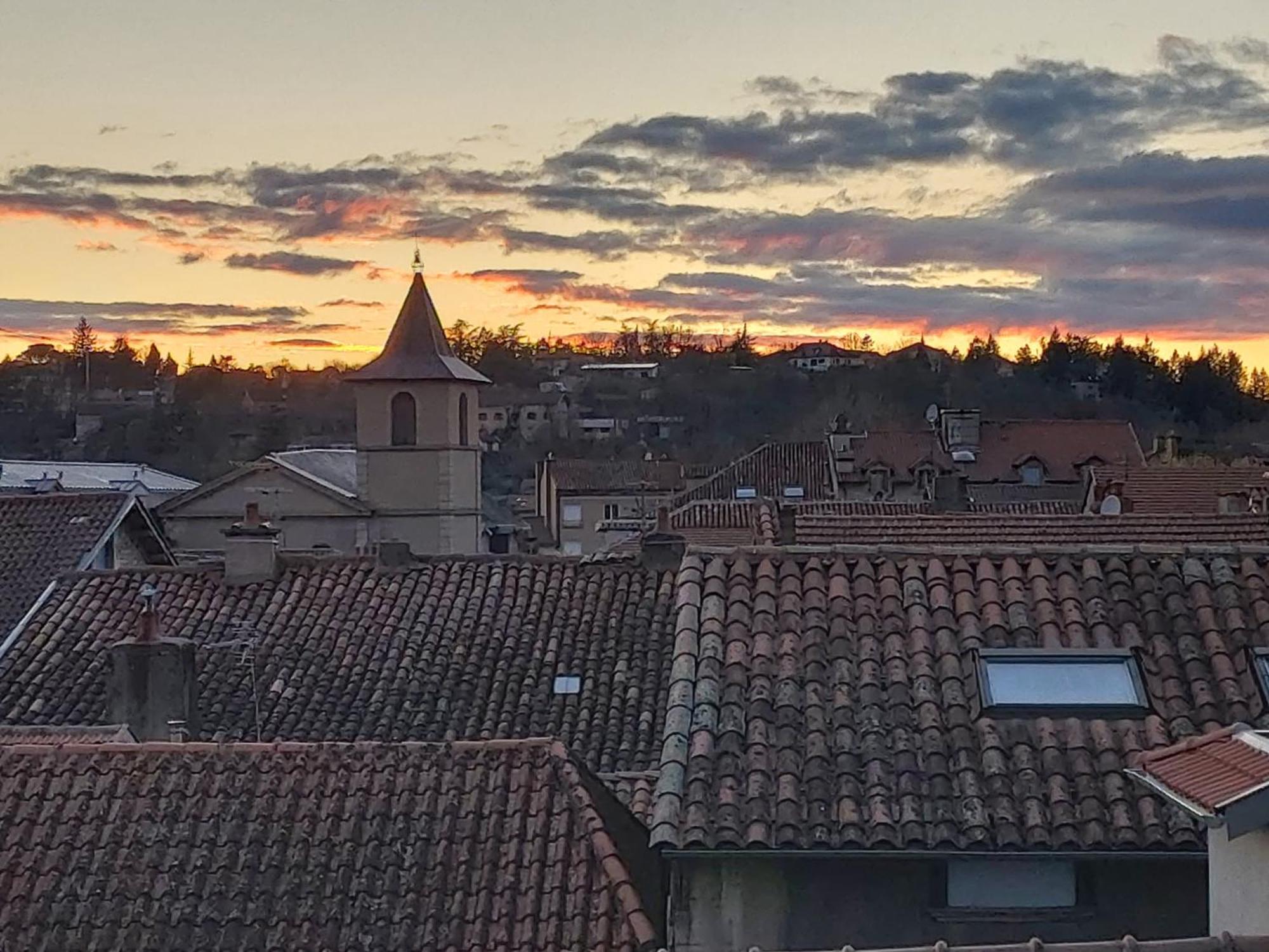 Le Saint-Georges Appartement Villefranche-de-Rouergue Buitenkant foto
